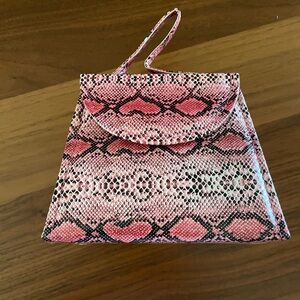 Pink Snake Print Women's travel case